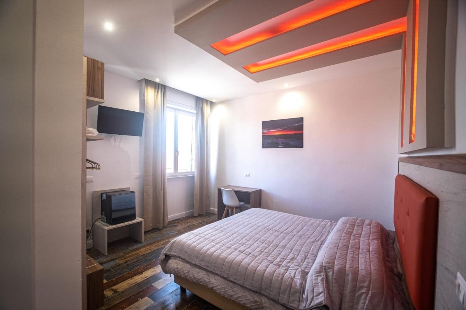 Ricci 16 - Suite & Rooms Ливорно Экстерьер фото