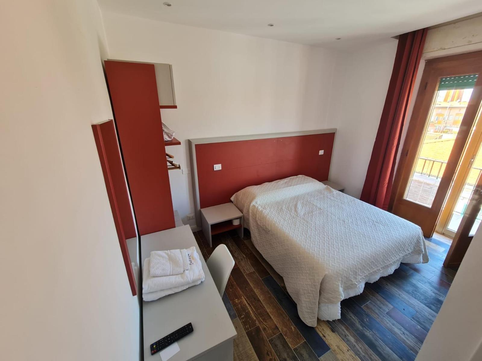 Ricci 16 - Suite & Rooms Ливорно Экстерьер фото